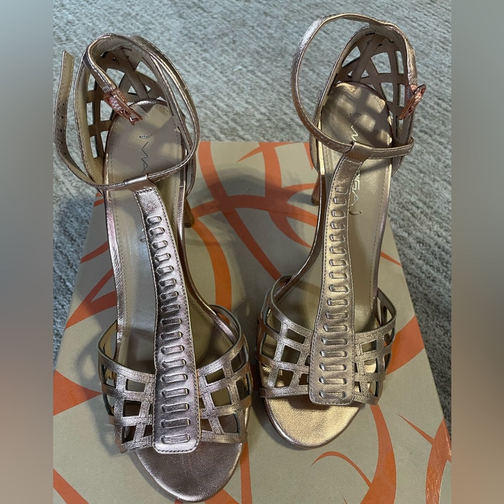 Via Spiega Rose gold heels